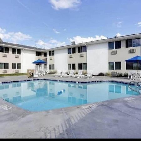 Hilltop Hotel Idaho Falls Exterior foto
